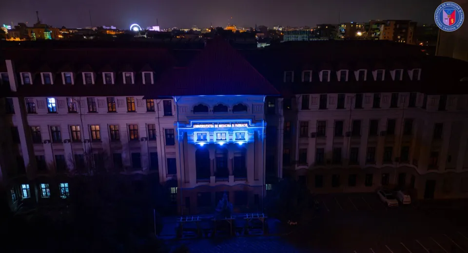 Foto UMF Craiova, iluminată în albastru de Ziua Mondială a Diabetului 