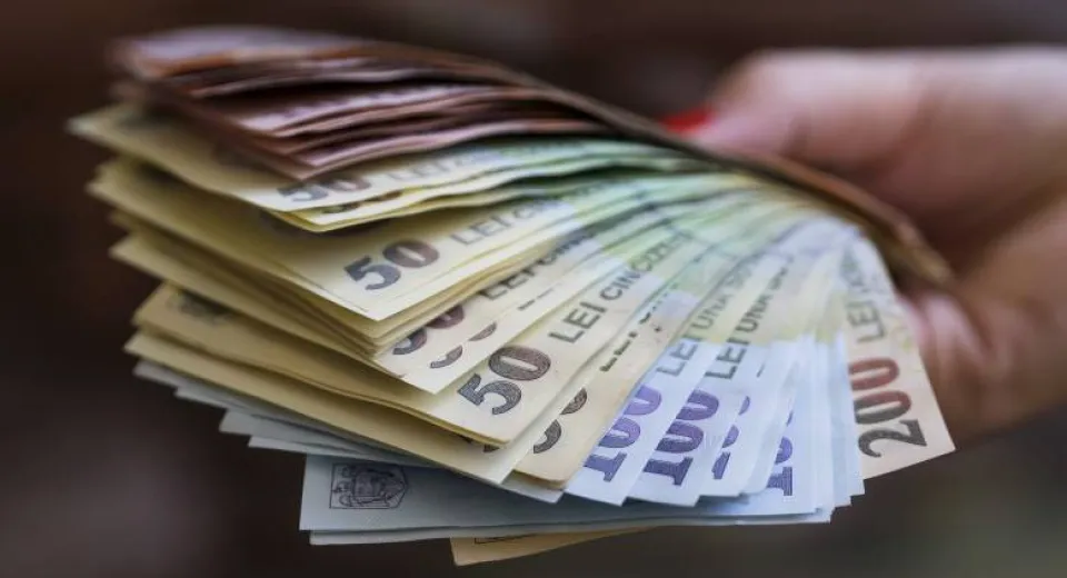Foto Va crește salariul minim 