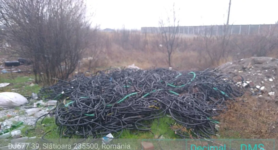 Foto OLT: Ardere ilegală de cabluri electrice la Slătioara 