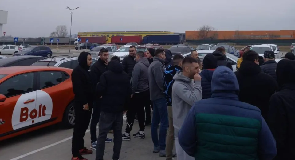 Foto Craiova: Protest al șoferilor Uber și Bolt