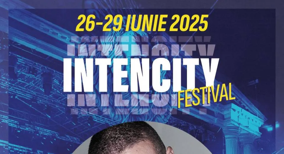 Foto J Balvin pe scena Festivalului IntenCity