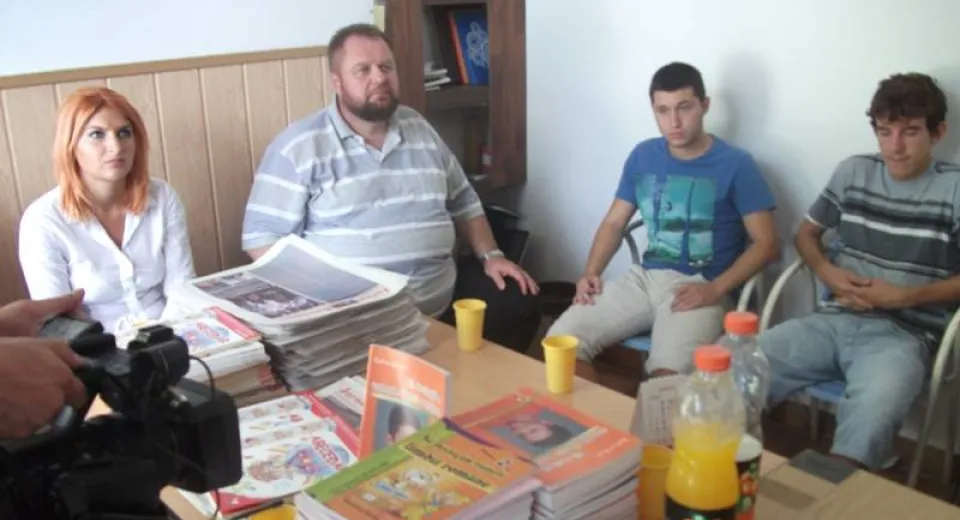 Foto Donaţie de abecedare şi manuale la Kladovo - Serbia