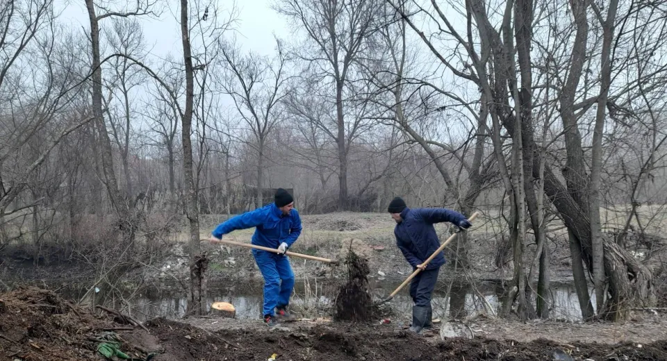 Foto S.G.A. Dolj a demarat lucrări de decolmatare pe pârâurile Argetoaia și Gârcotin