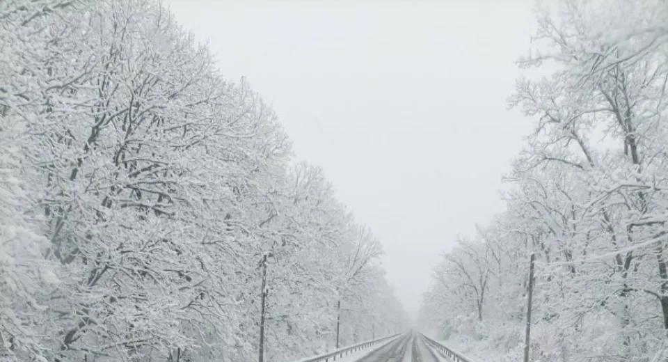 Foto Ninsori de primăvară: Intervenții pe drumurile din Dolj