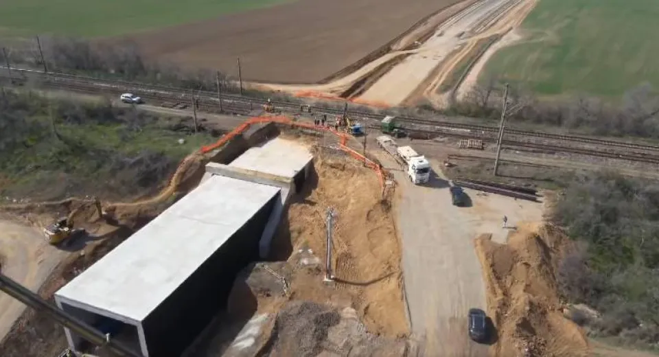 Foto Subtraversarea magistralei CF pe VO Sud Craiova: lucrările continuă după schimbarea soluției tehnice