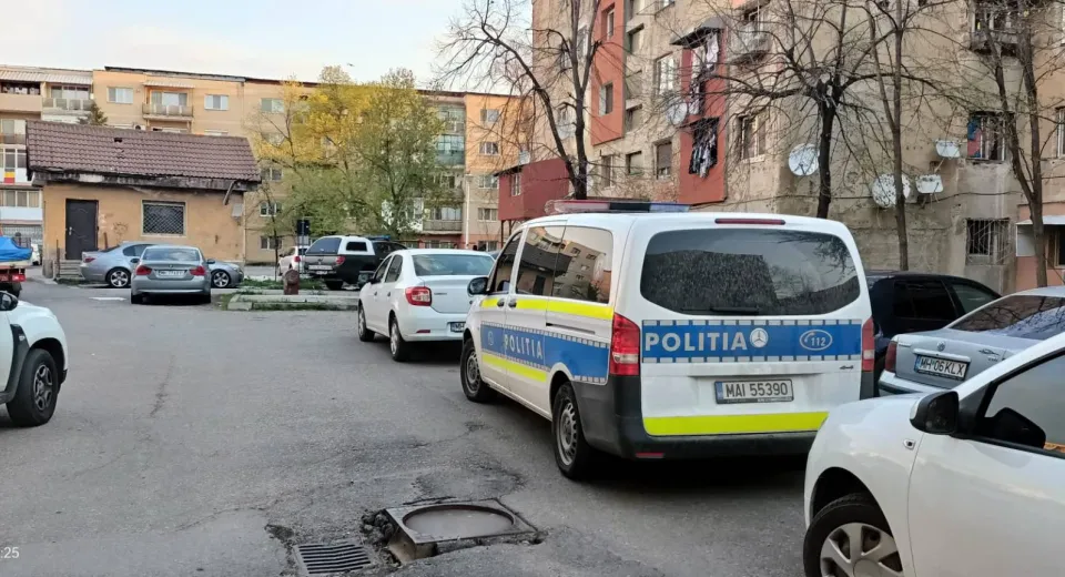 Foto Percheziții la Drobeta-Turnu Severin: Poliția vizează persoane suspectate de tâlhărie și lipsire de libertate