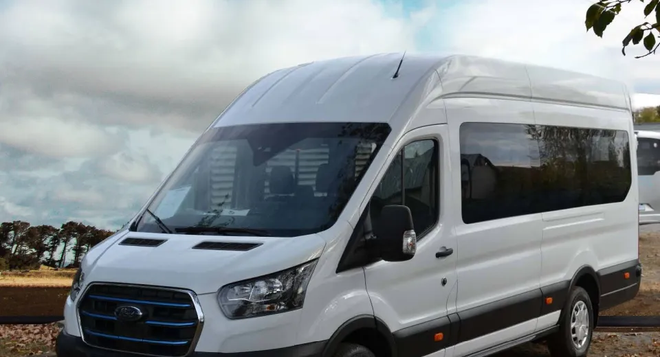 Foto Un nou contract în Gorj pentru microbuze școlare electrice