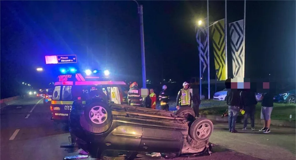 Foto Craiova: Trei răniți într-un accident provocat de un tânăr băut, posibil drogat și fără permis