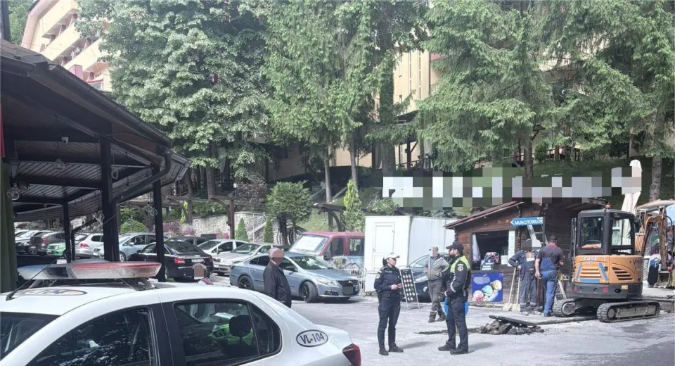 Foto Un bărbat s-a aruncat de la etajul unui hotel din Olănești 