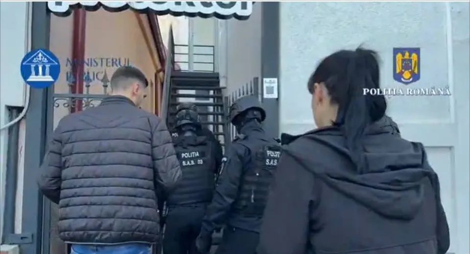 Foto Percheziții la doljeni bănuiți de obținerea ilegală de fonduri