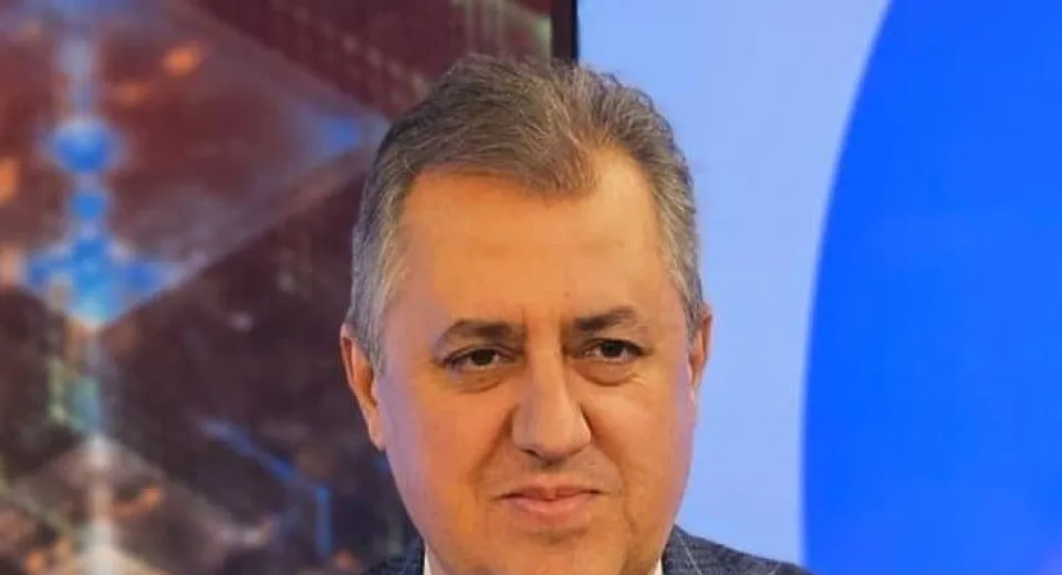 Foto Cine mai are nevoie de scriitori?