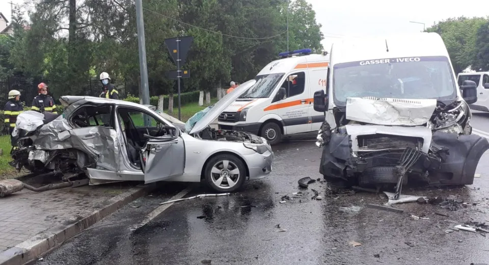 Foto Accident cu patru victime în Râmnicu Vâlcea 