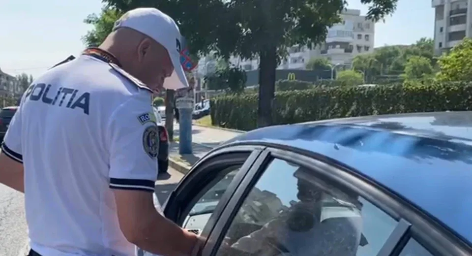 Foto Șoferi inconștienți, opriți la timp de polițiștii doljeni