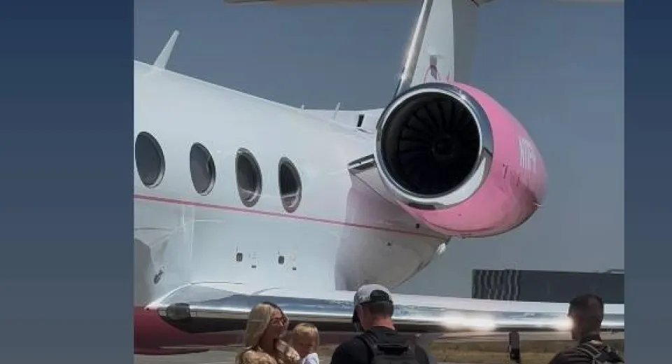 Foto Paris Hilton a ajuns la Craiova 