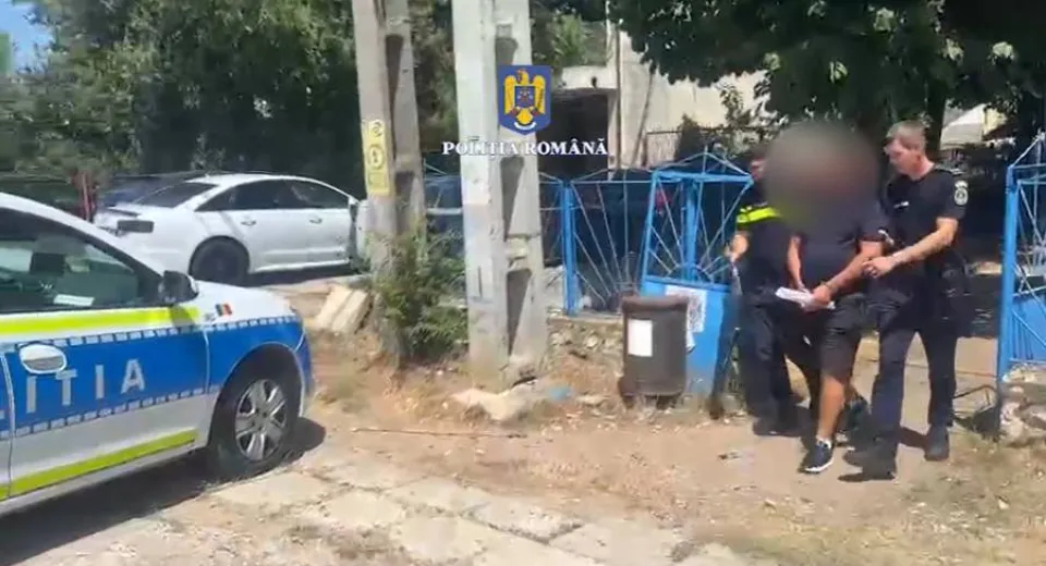 Foto Bărbat din Mehedinți, arestat după ce a legat cu lanțul un minor