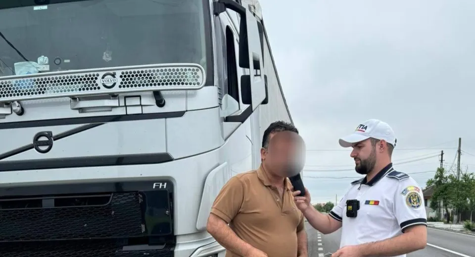 Foto Mai puține accidente, mai multe vieți salvate. Munca polițiștilor rutieri