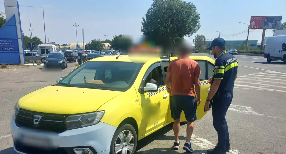 Foto DOLJ: 28 de amenzi și 5 mașini scoase din circulație lângă Aeroportul Craiova