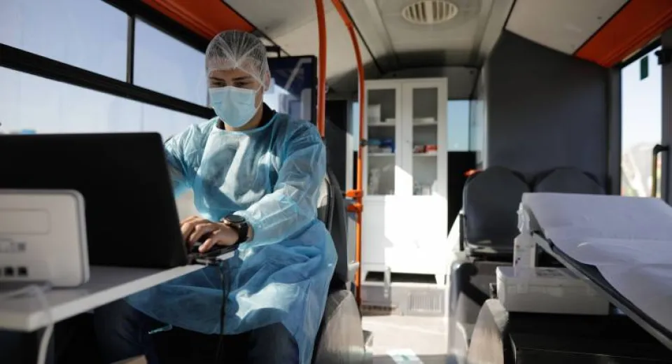 Foto Spitalele vor putea organiza caravane medicale mobile, decontate de CNAS