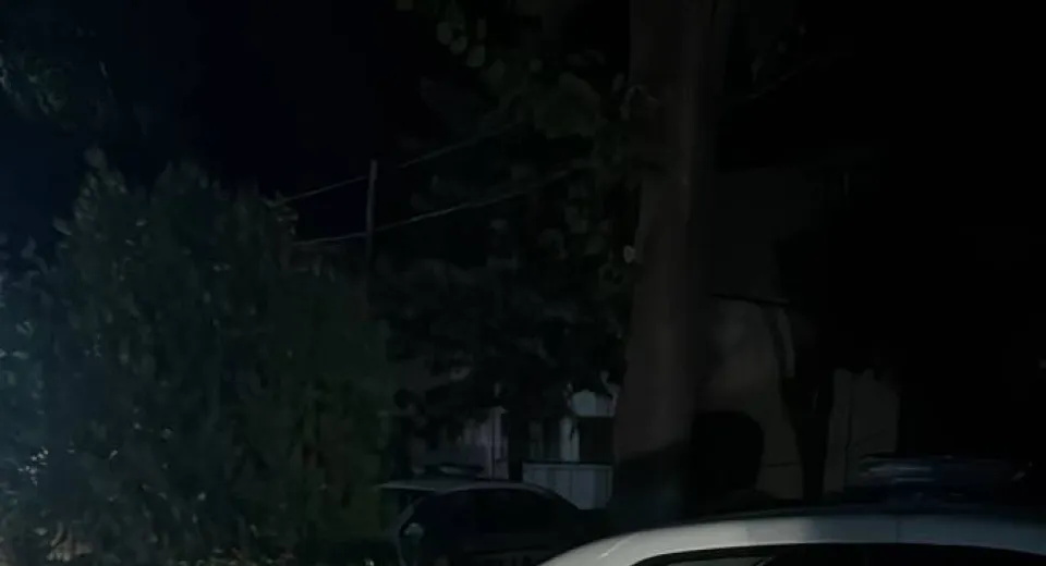 Foto Șofer beat, cercetat după ce a intrat cu mașina în curtea IPJ Dolj și a avariat șase autospeciale