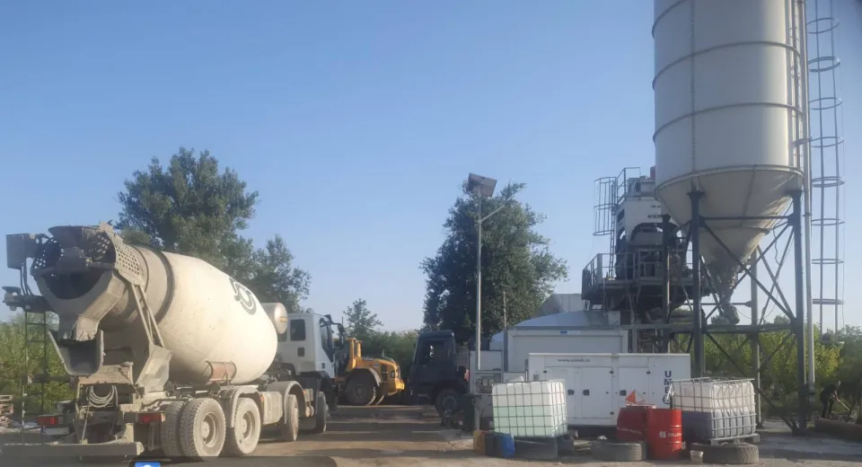 Foto DOLJ: Stație de fabricare a betoanelor din Filiași, amendată de Apele Române 