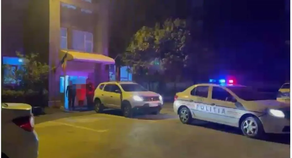 Foto Reținut după ce a furat ochelari și bijuterii din magazine din Craiova