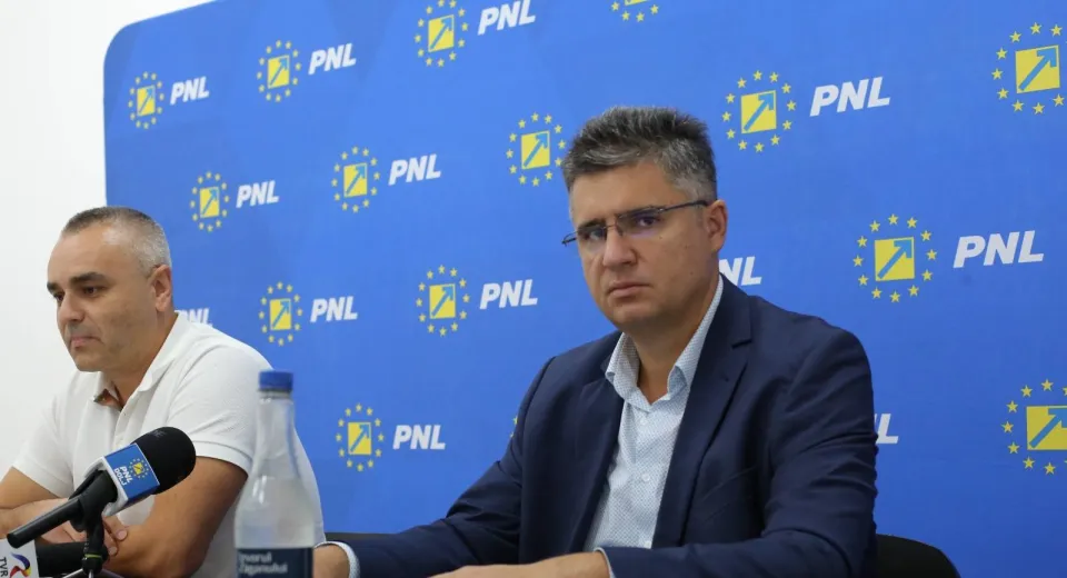Foto PNL Craiova: „Noul regulament al parcărilor nu rezolvă problemele orașului, ci adaugă o nouă taxă pentru cetățeni”