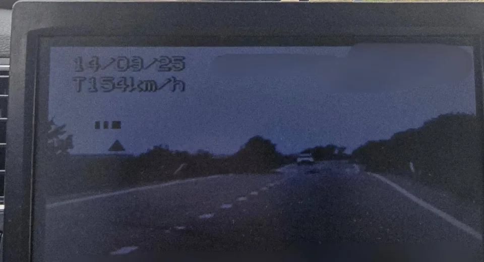 Foto Șofer din Craiova, prins cu 154 km/h într-o zonă cu limită de 50