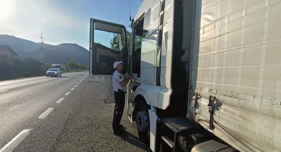 Foto Transport ilegal pe DN6: Amendă de 15.000 lei și vehicul imobilizat