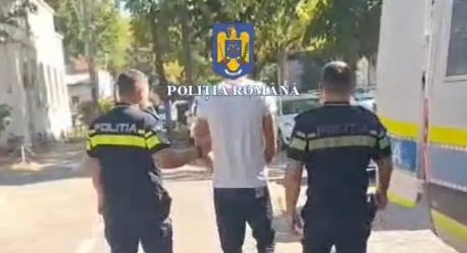 Foto Bărbat periculos, căutat internațional, depistat de polițiștii din Iancu Jianu. A vrut să omoare un polițist