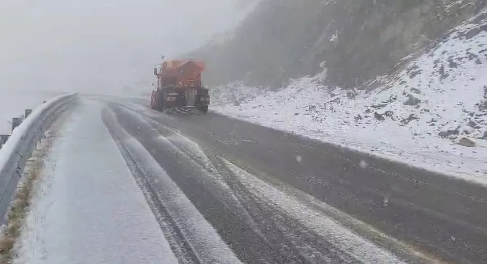 Foto Primele ninsori pe Transalpina
