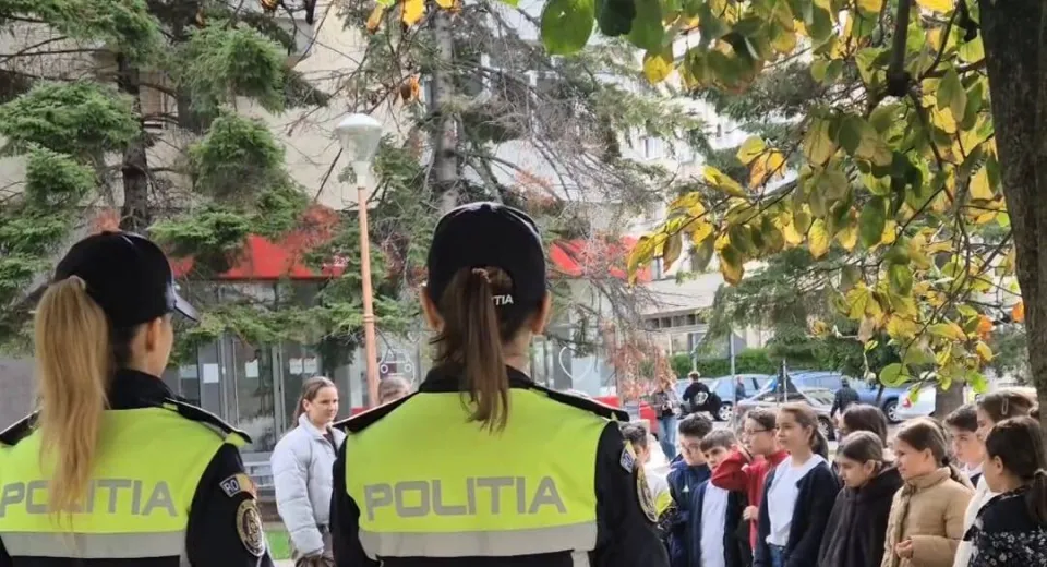 Foto IPJ Dolj, în misiune pentru siguranța școlarilor