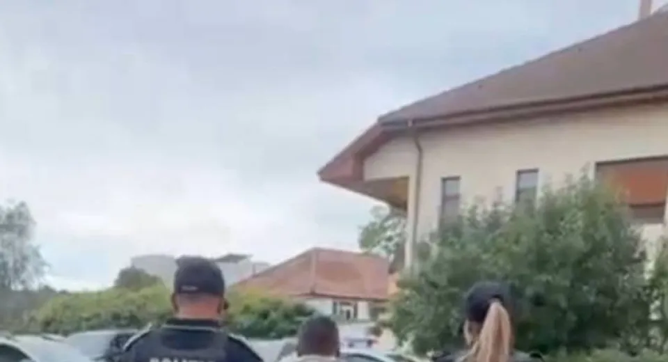 Foto DOLJ: Arestat preventiv 30 de zile după ce a jefuit un vâlcean pe o stradă din Craiova 