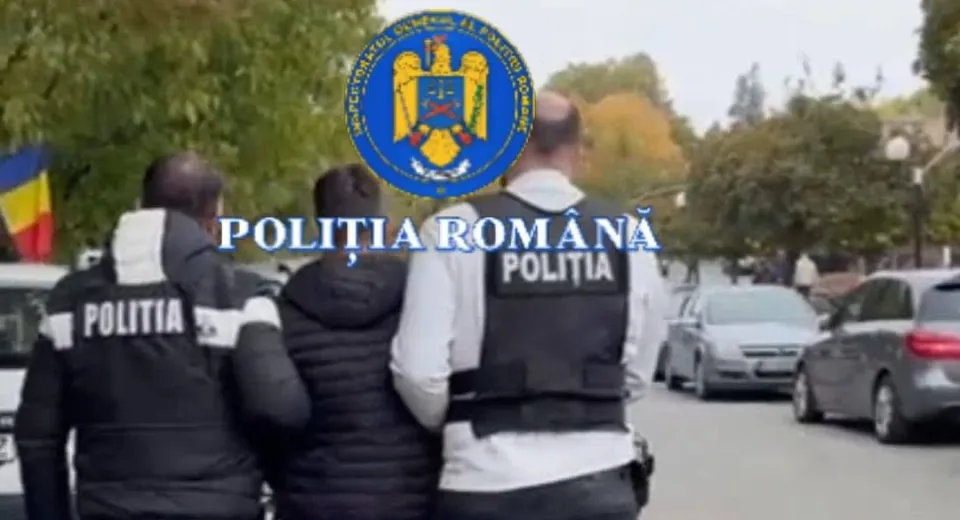 Foto CRAIOVA: A „șters” garanțiile din sistem și a luat 15 telefoane! Reținut de polițiști