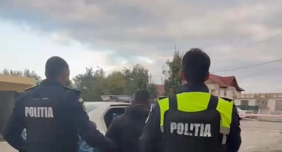 Foto DOLJ: Reținuți pentru furt de furaje și păsări