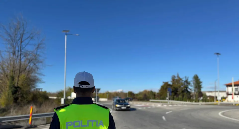 Foto Acțiuni de amploare ale poliției doljene. Sute de sancțiuni și zeci de șoferi trași pe dreapta