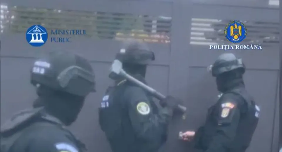 Foto Evaziune fiscală și delapidare de peste 700.000 lei. Percheziții la o firmă de confecții din Dolj