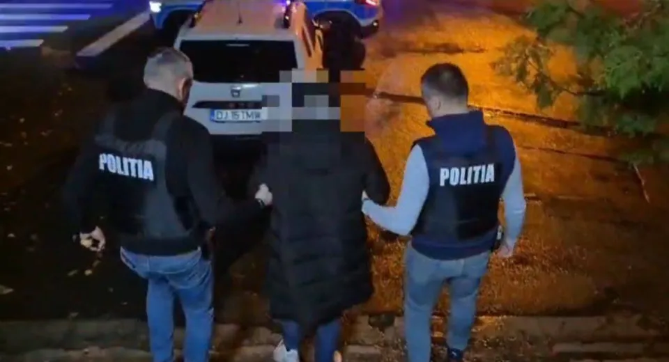 Foto CRAIOVA: Reținut după aproape două săptămâni de furturi în sediile unor instituții