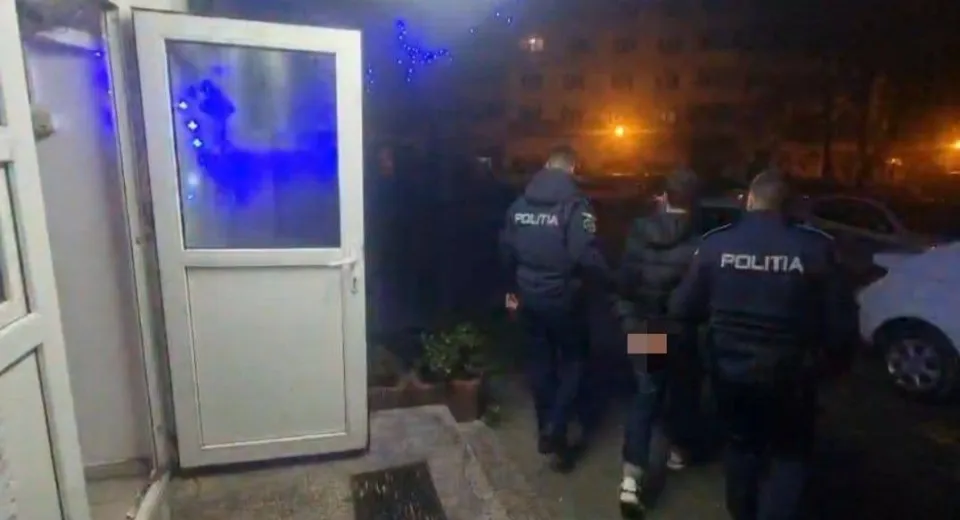 Foto Reținut pentru 24 de ore după ce a furat articole vestimentare dintr-o societate comercială din Craiova