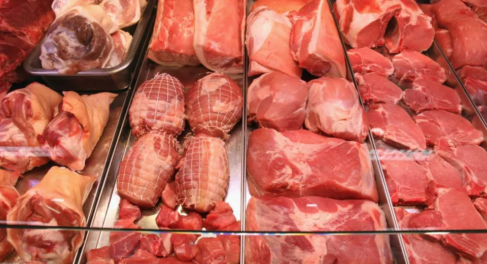 Foto Consiliul Concurenței investighează disfuncționalitățile din lanțul cărnii de porc