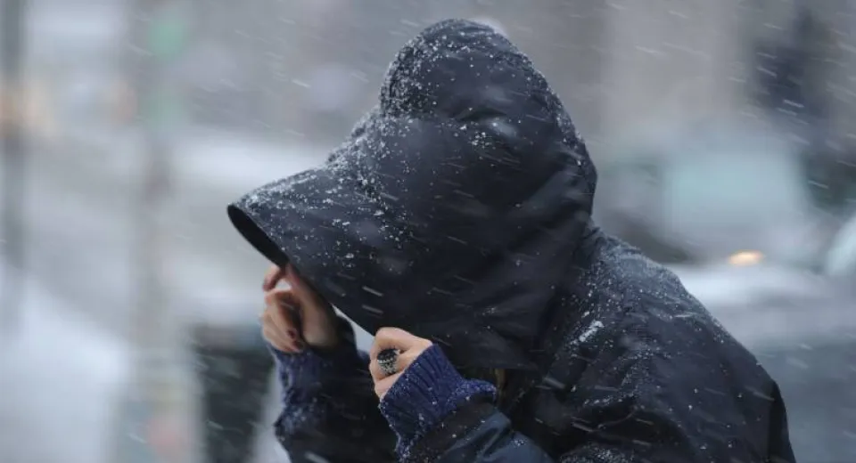 Foto Oltenia sub Cod galben de vânt. Rafale de 50-70 km/h 