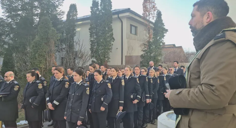 Foto VIDEO: Ultimul omagiu adus inspectorului-șef al IPJ Dolj, Marius-Daniel Mîrzacu