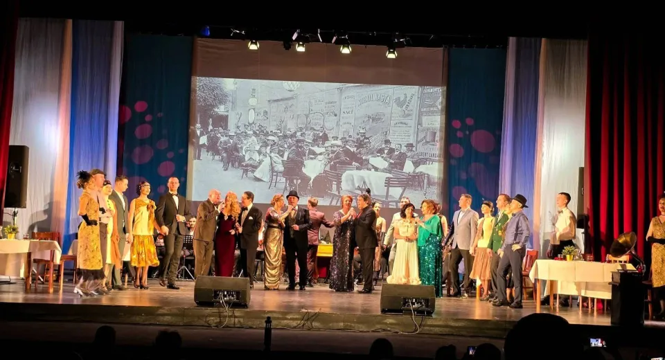 Foto „Craiova interbelică”, o incursiune în perioada interbelică a Băniei, la Teatrul Colibri