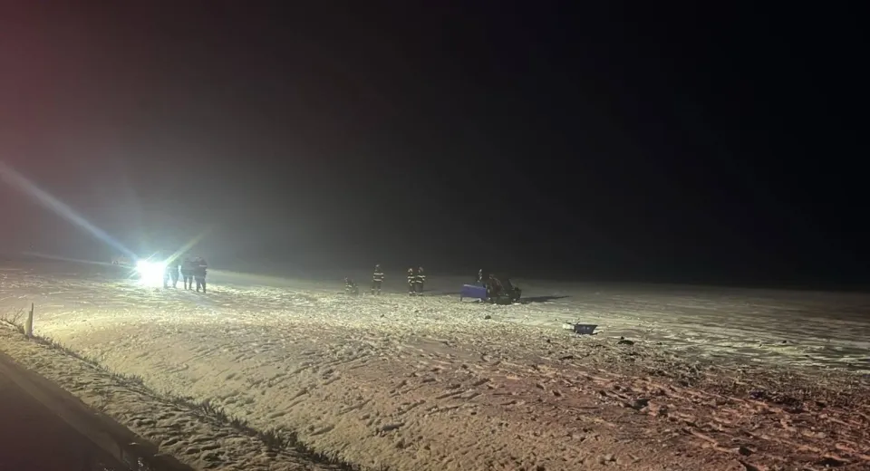 Foto Mașină răsturnată în afara localității Băilești. Doi morți într-un accident rutier