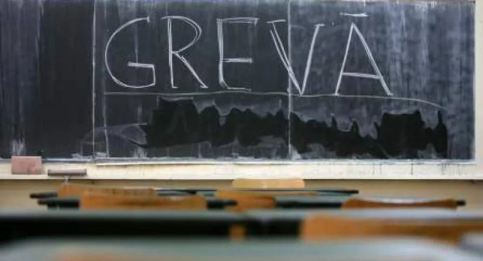Foto Profesorii votează greva generală pe 2 februarie. Greve de avertisment, în martie