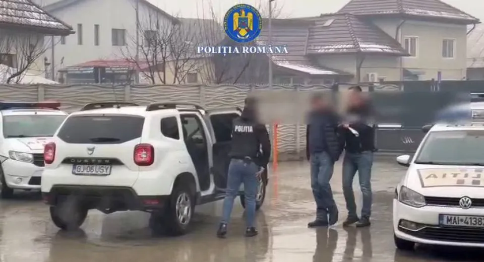 Foto GORJ: Un fals avocat a fost reținut de polițiști 