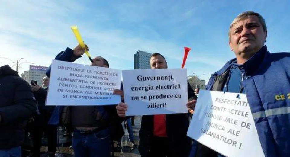 Foto Minerii și energeticienii din CE Oltenia, Nuclearelectrica și Hidroelectrica protestează pentru drepturile lor