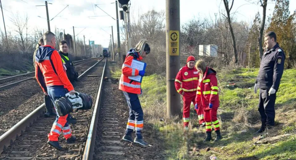 Foto Bărbat lovit mortal de tren la Craiova