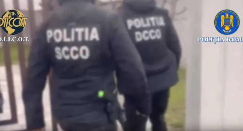 Foto Agent de frontieră și un tânăr, reținuți pentru trafic de minori și proxenetism