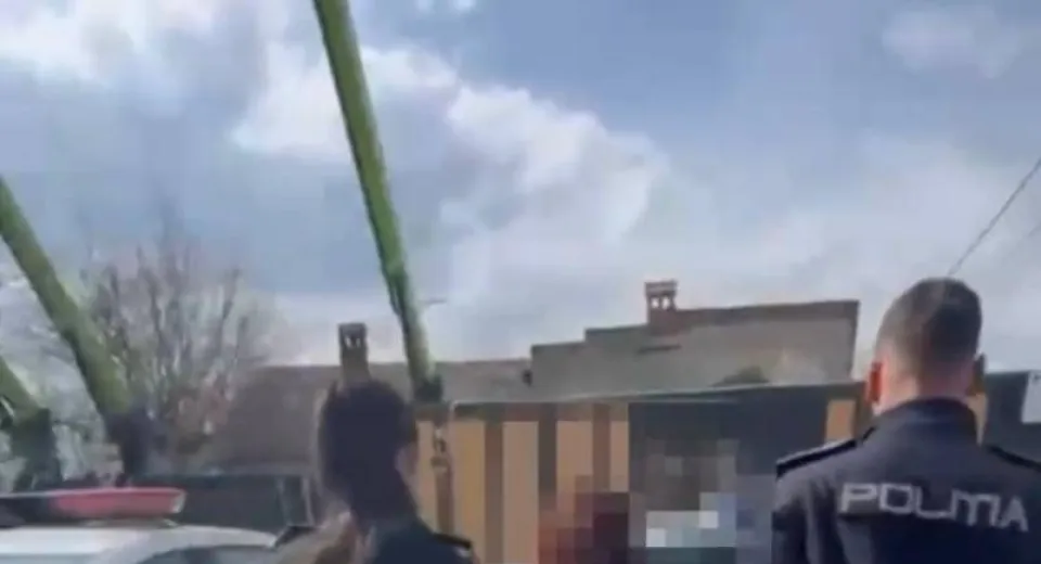 Foto Tânără de 18 ani din Unirea, reținută după ce a fost prinsă la volan fără permis