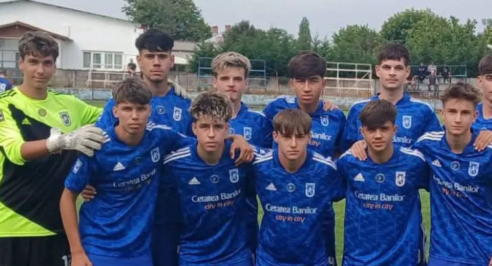 Foto Înfrângere pentru „puștii“ lui Fane Stoica. Amărăștii De Jos-FCU 5-2